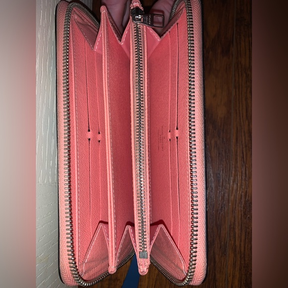 LV Limited Edition Epi Leather Purse/Wallet - Picture 5 of 8